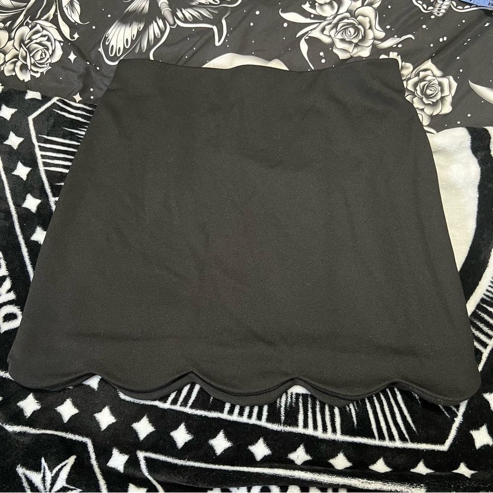 Top Shop Scallop Hem Mini Skirt, US8